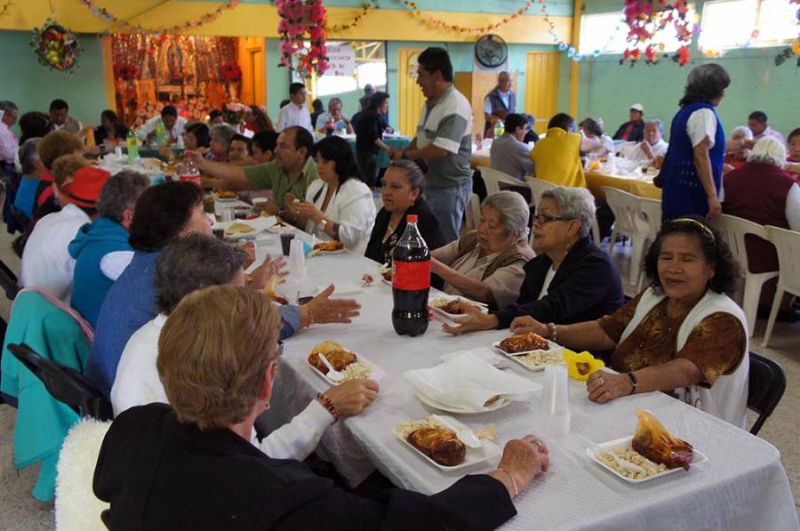La Jefa Delegacional en Tláhuac felicita a sus Adultos Mayores