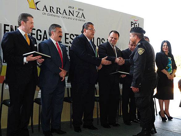 ENTREGARÁN ESTÍMULOS ECONÓMICOS A POLICÍAS DESTACADOS EN V. CARRANZA