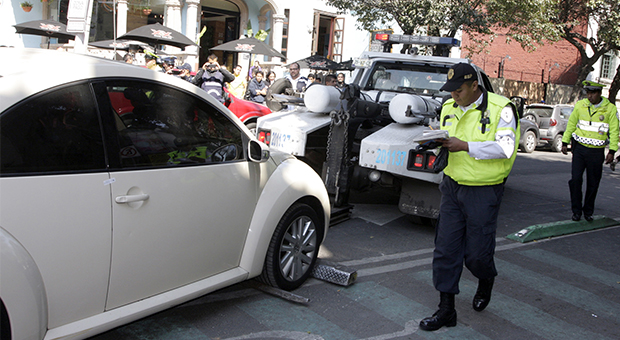 OPERATIVO EN CUAÚHTEMOC ARROJA 57 AUTOS AL CORRALÓN Y 8 FRANELEROS AL JUEZ CÍVICO