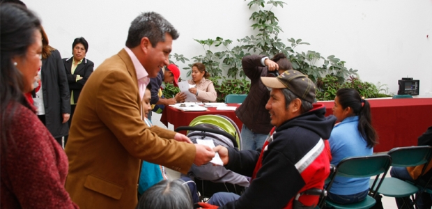 Dan apoyo a personas con capacidades diferentes