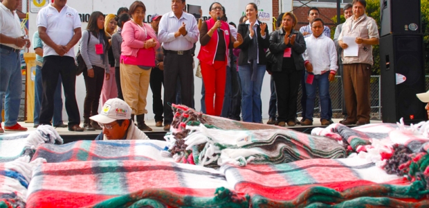 Sedeso-GDF y Patronato Delegacional, entregan 1500 cobijas