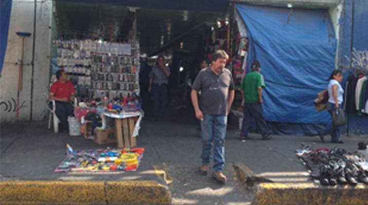 Retira Miguel Hidalgo 47 puestos informales de Tacubaya