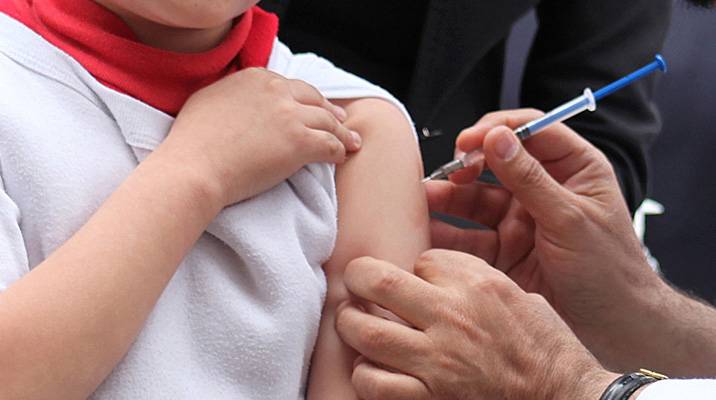 Aplica Delegación Miguel Hidalgo vacunas contra difteria y hepatitis ante altas temperaturas