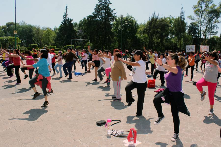 CELEBRAN DÍA DEL MUJER CON ZUMBATÓN EN AZCAPOTZALCO