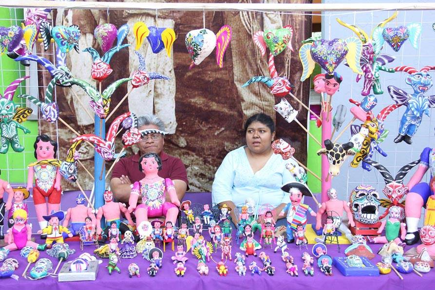 MONUMENTALES FIGURAS SE PRESENTAN EN LA 2Aa FERIA DE LA CARTONERÍA