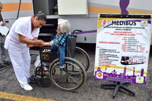 LAS JORNADAS DE SALUD APOYAN A PERSONAS SIN SERVICIO MÉDICO