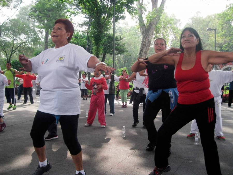 PARTICIPAN 1500 PERSONAS EN ZUMBATÓN EN JARDÍN HIDALGO