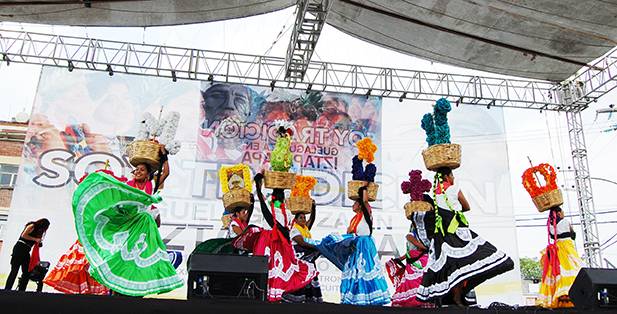 LA GUELAGUETZA PRESENTE EN IZTAPALAPA