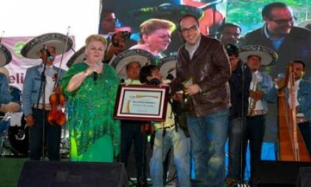 Festeja CoyoacÃ¡n el DÃ­a de las Madres con Paquita la del Barrio en la Alameda del Sur