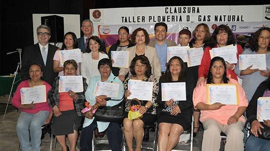 Se gradÃºa primera generaciÃ³n de Mujeres Plomeras de Tlalpan