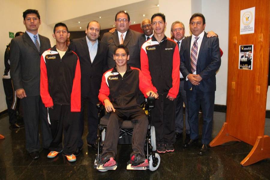 V. CARRANZA PREMIANDO Y APOYANDO EL DEPORTE