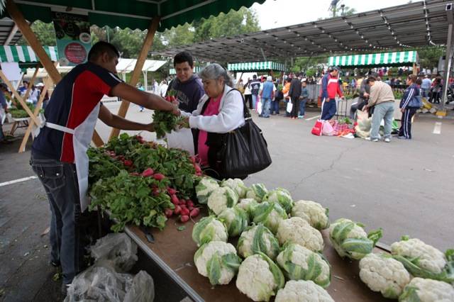 Tercera edición de Mercado del Trueque en delegación Miguel Hidalgo