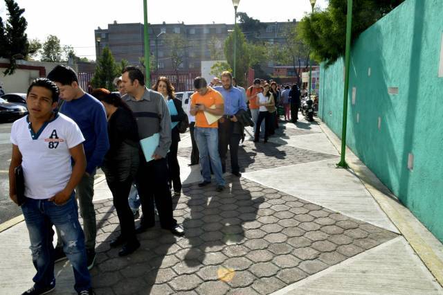 OFERTAN 5 MIL 700 VACANTES EN FERIA DEL EMPLEO AZCAPOTZALCO 2014