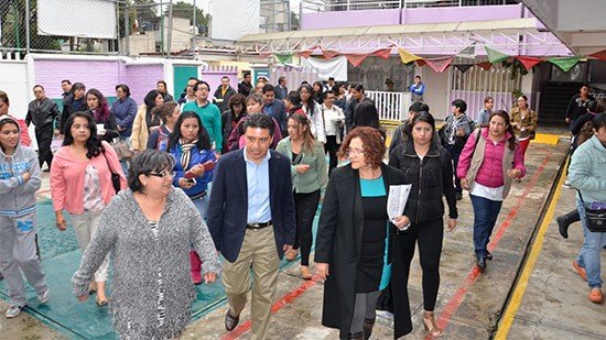 Tlalpan busca a€œdeschatarrizara€ escuelas públicas