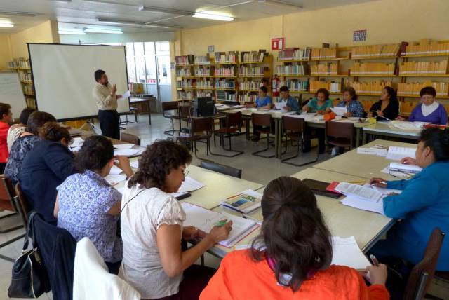 CERTIFICAN A BIBLIOTECARIOS DE AZCAPOTZALCO