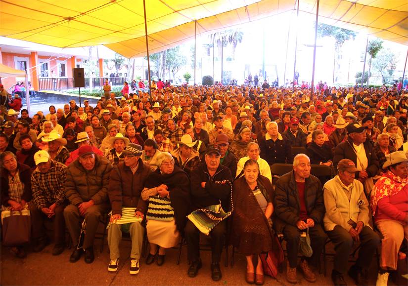 Reciben su tarjeta de pensión alimentaría más de 4 mil adultos mayores de Milpa Alta