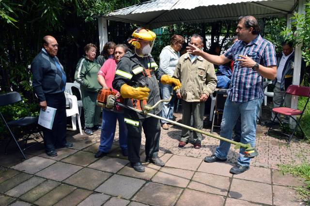 CAPACITAN A TRABAJADORES DE PARQUES Y JARDINES CONTRA ACCIDENTES
