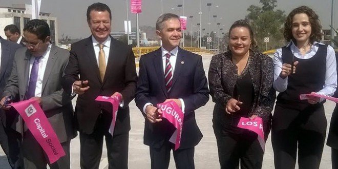 INAUGURA EL JEFE DE GOBIERNO OBRAS VIALES EN IZTACALCO