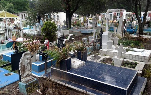 OLVIDAN DEUDOS 48 POR CIENTO DE TUMBAS DE AZCAPOTZALCO