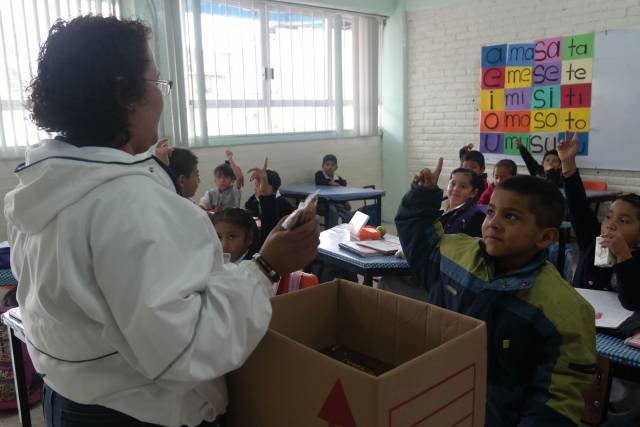 ENTREGA AZCAPOTZALCO 7 MILLONES DE BARRAS NUTRICIONALES EN PRIMARIAS