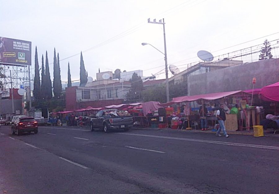DESPUÉS DE 40 AÑOS SE LIBERAN VIALIDADES EN AV. STIM CON LA REUBICACIÓN DE UN TIANGUIS