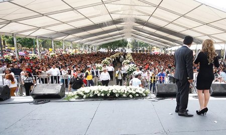805 PAREJAS DIERON EL SÃ, EN LA EXPLANADA DEL JARDÃN CUITLÃHUAC.