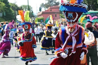 MÚSICA, COLORIDO Y DIVERSIÓN EN EL CARNAVAL XOCHIMILCO 2015