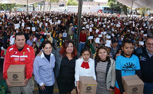 ENTREGA IZTAPALAPA APOYO A DISCAPACITADOS.