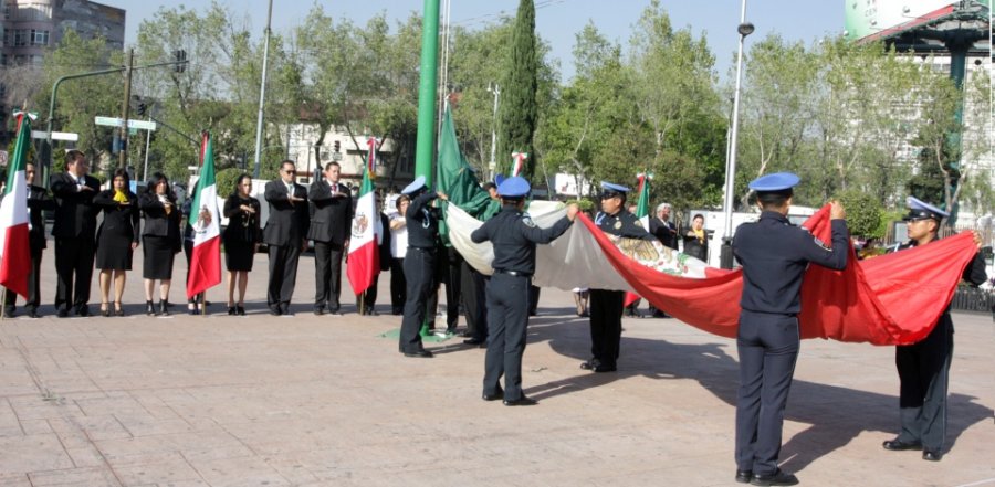 CONMEMORA CUAUHTÉMOC DÍA DE LA BANDERA