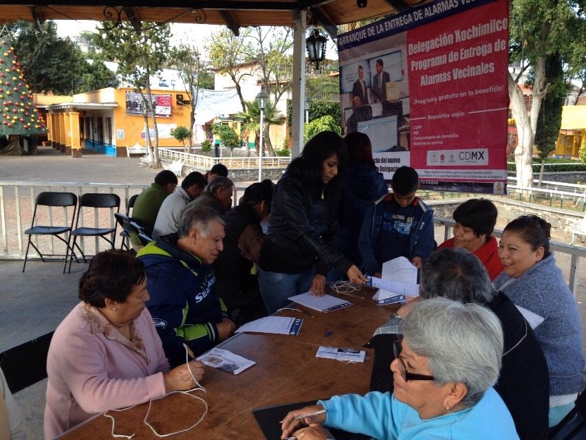PARA REFORZAR LA SEGURIDAD EN XOCHIMILCO CONTINÚA LA ENTREGA DE ALARMAS VECINALES