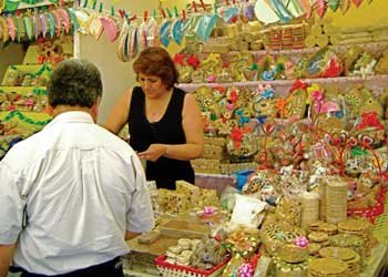 CON APERTURA DE CANALES DE COMERCIALIZACIÓN APOYA XOCHIMILCO A PRODUCTORES Y ARTESANOS