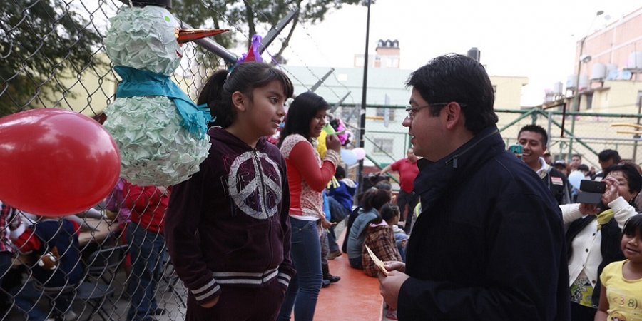 ENTREGA FERNÁNDEZ RAMÍREZ PLAZAS LOS ÁNGELES Y ABASOLO; ADELANTA PROYECTOS Y PROGRAMAS 2015