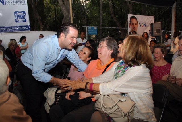 INICIA CHRISTIAN VON RECORRIDOS CON VECINOS DE BENITO JUÁREZ