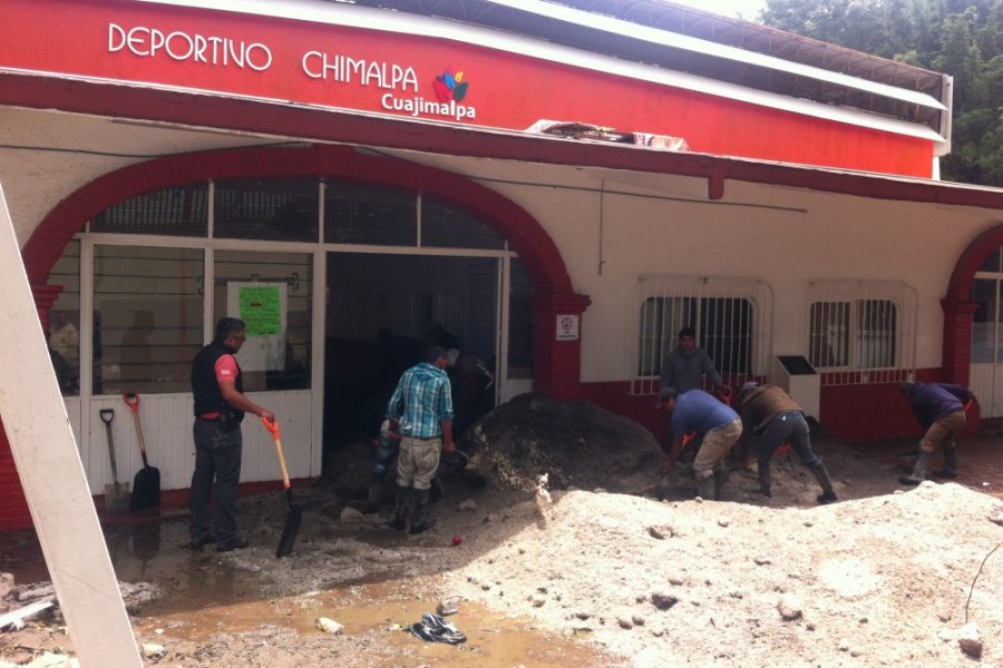 LA DELEGACIÓN CUAJIMALPA CONTINÚA ATENDIENDO LAS AFECTACIONES PROVOCADAS POR LA GRANIZADA