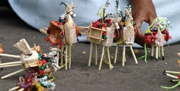 CONSERVAN HABITANTES DE XOCHIMILCO TRADICIÓN DE CORPUS CHRISTI
