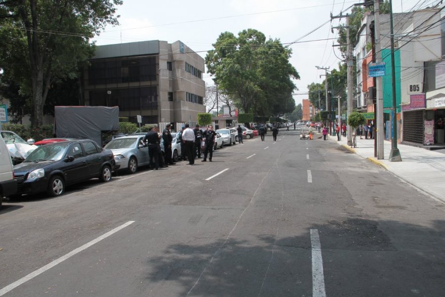 EN COORDINACIÓN ENTRE DBJ, SSP-DF Y PGJ RECUPERAN LA VIALIDAD DE LA CALLE UXMAL