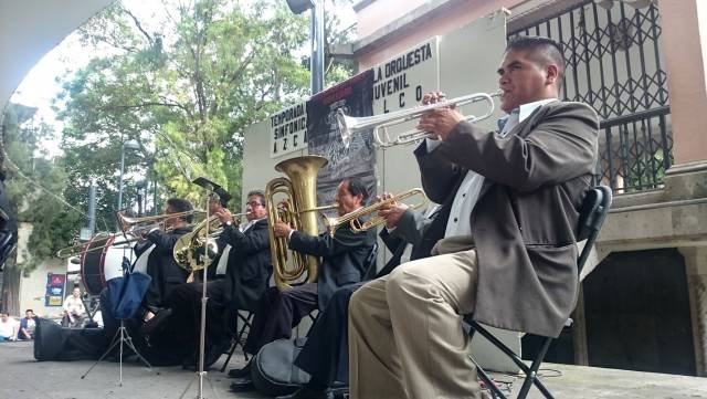 DISFRUTAN CUATRO HORAS DE MÚSICA EN JARDÍN HIDALGO