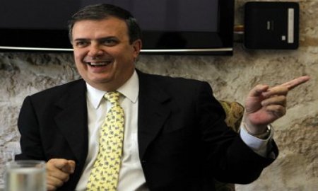 INE DA REGISTRO A MARCELO EBRARD COMO CANDIDATO SUPLENTE; PRI LO ACUSA DE â€œJUANITAâ€
