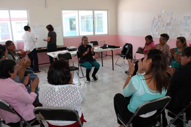 CAPACITAN A EDUCADORAS DE CENDI EN AZCAPOTZALCO