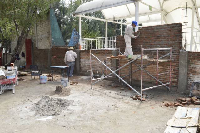 DAN MANTENIMIENTO A 35 ESCUELAS DE NIVEL BÃSICO