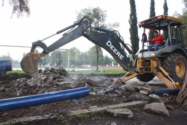 REHABILITAN CANCHAS DE FÚTBOL DEL DEPORTIVO AZCAPOTZALCO