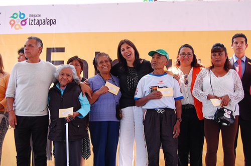 IZTAPALAPA ENTREGA LAS LLAVES DE SU CASA A 150 FAMILIAS GRACIAS AL FAIS.