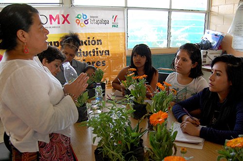 APOYA IZTAPALAPA A MADRES DE FAMILIA EN CONDICIONES VULNERABLES.
