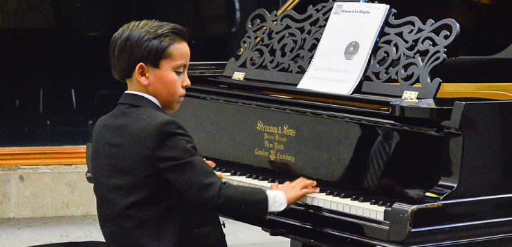 Jóvenes ofrecen recital de piano en la Casa de Cultura Azcapotzalco