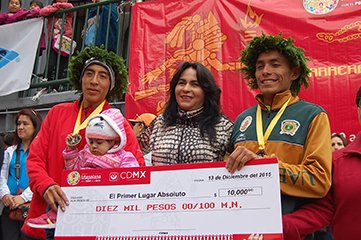 PREMIAN A GANADORES DE LA XXIII CARRERA DEL FUEGO NUEVO