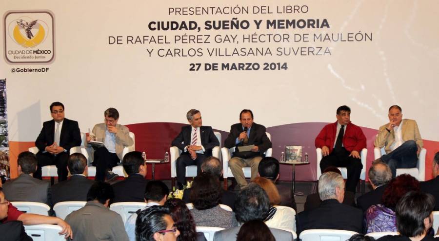 Ofrece Mancera a intelectuales y ciudadanía trabajar un proyecto para promover la historia del DF