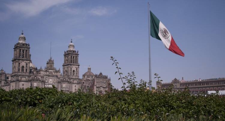 INSTAN A GDF ACELERAR REMODELACIÓN DEL ZÓCALO