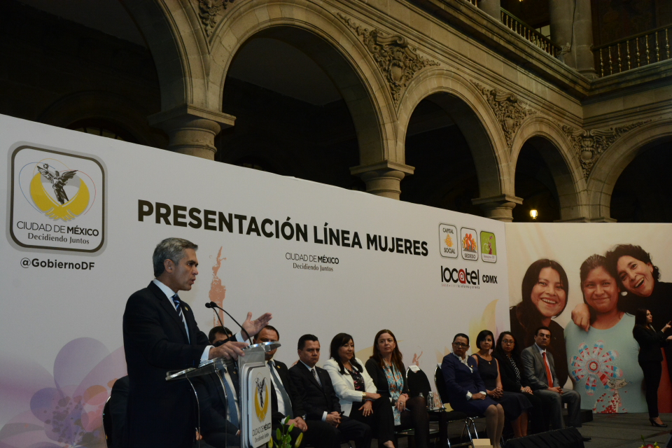 Presenta Mancera Línea Mujeres, referente innovador en atención a víctimas de violencia