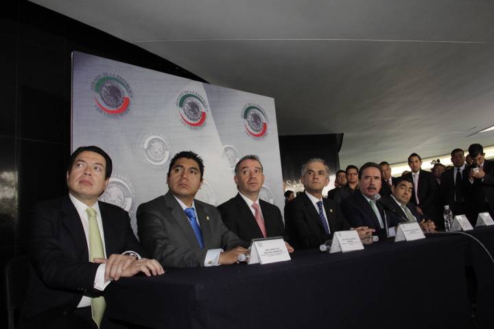 Mancera se reunió con coordinadores parlamentarios del Senado de la República