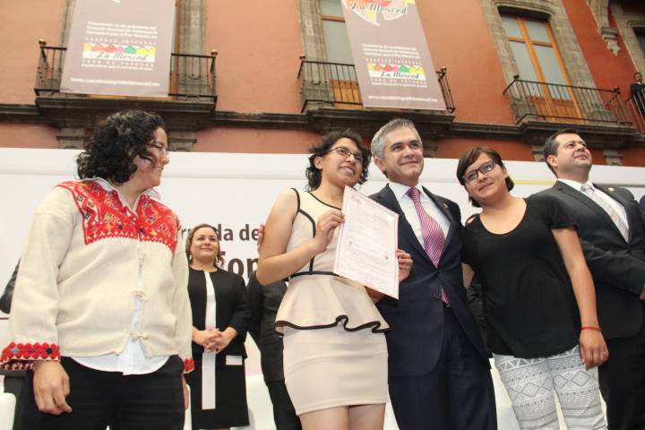 Busca Mancera simplificar trámites para cambiar de sexo
